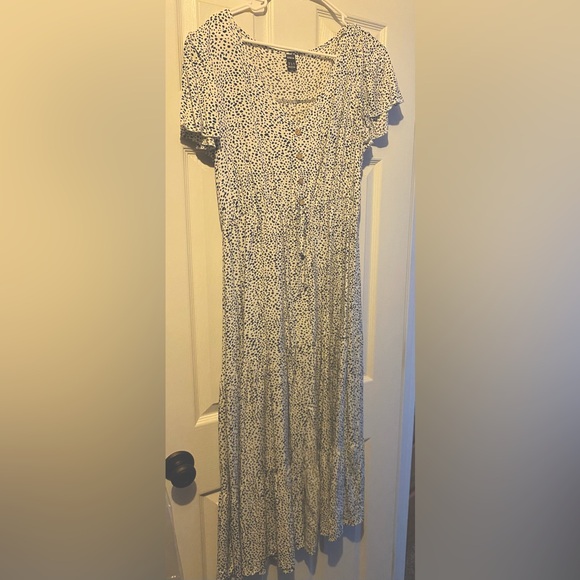 Long white with black spots short sleeve dress. - Picture 2 of 3
